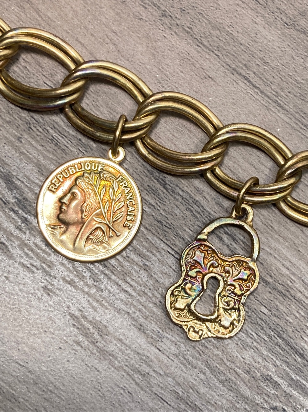 Vintage Chain Belt With Coin Key Lock Charms - Picture 9 of 16